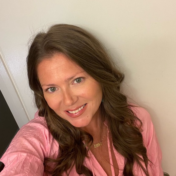 Meet your Posher, Lauren - Picture 1 of 1